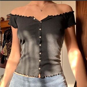 NEW Brandy Melville Scallop Edge Off Shoulder Crop Top